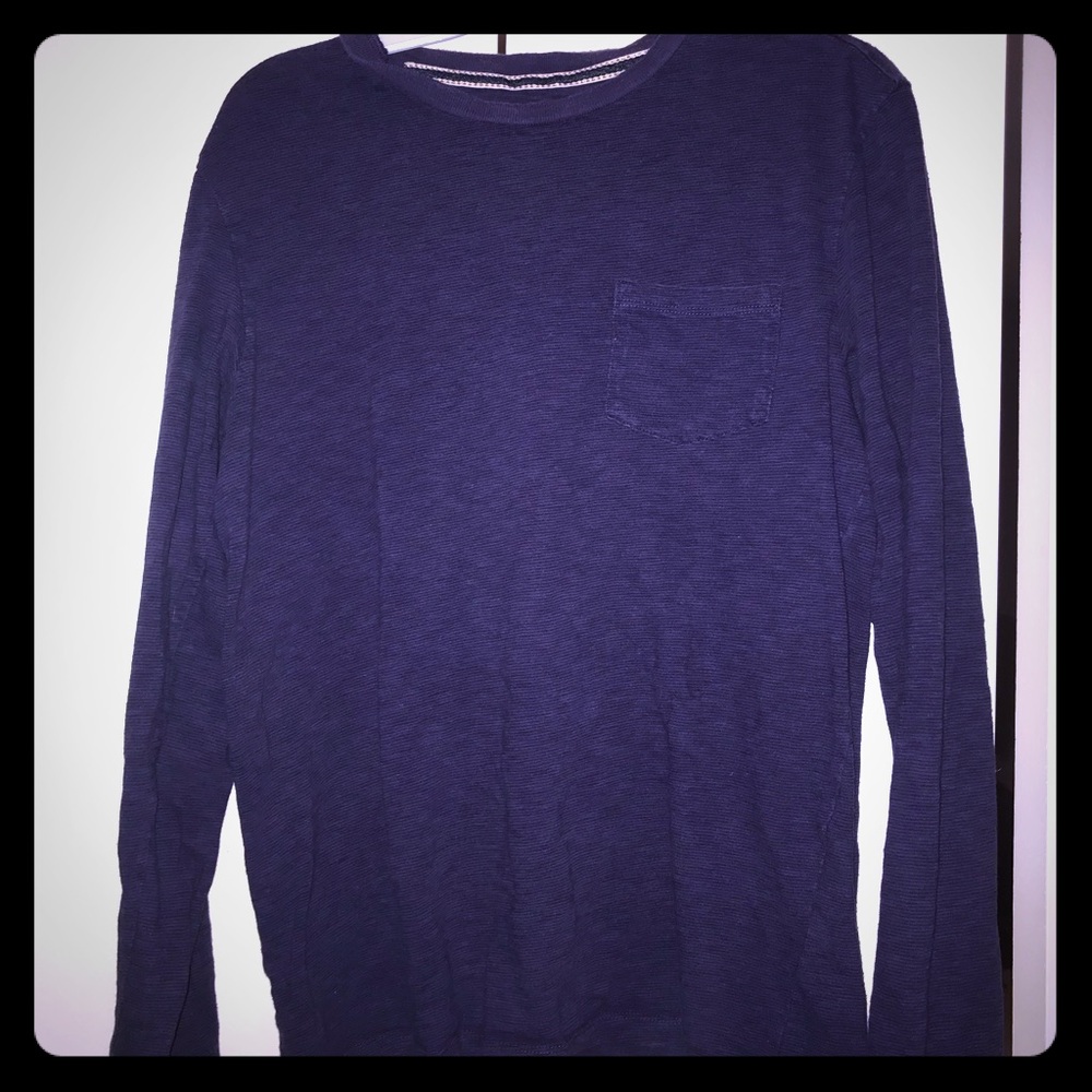 Men’s long sleeve gap shirt